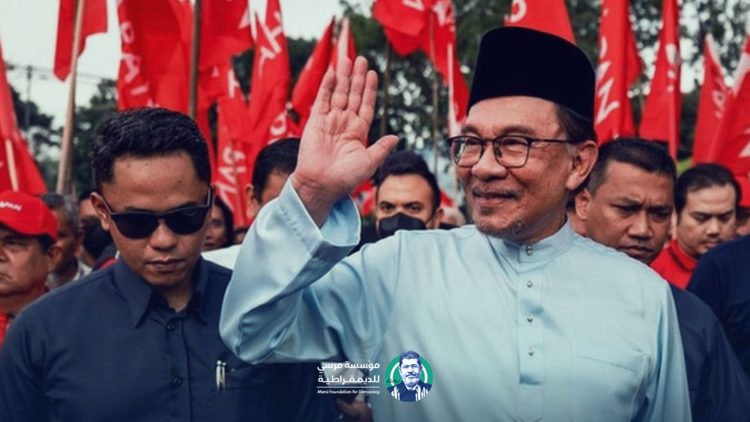 أنور إبراهيم يُعين رئيساً للوزراء في ماليزيا بعد انتظار 25 عاماً مروراً بالسجن