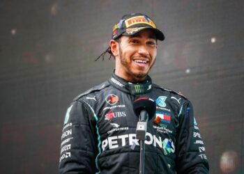 Let Lewis Hamilton speak out, says Bahrain rights and democracy group