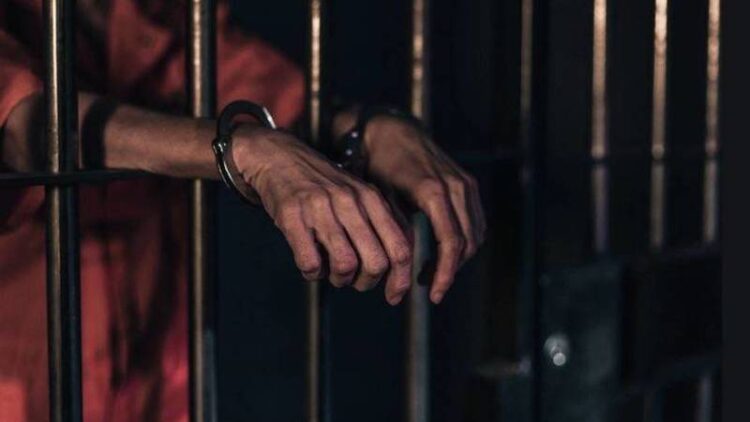 Calls for the release of Tunisian political prisoners and the lifting of "unbearable" pressure on the judiciary