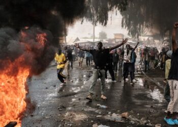 Kenyan opposition leader Odinga says protests on despite police ban