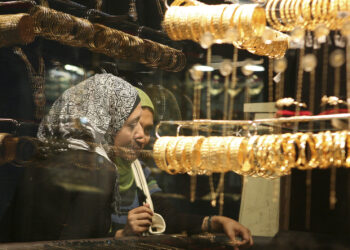 Queues to buy gold in Egypt… and the madness of food prices