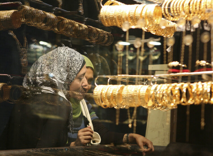 Queues to buy gold in Egypt… and the madness of food prices