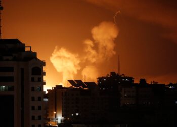 بعد الضربات الإسرائيلية.. حماس تطالب الجامعة العربية و"التعاون الإسلامي" للتدخل العاجل