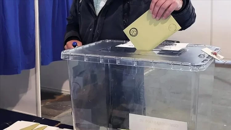 الديمقراطية ليست أسطورة مفبركة أو لغزا مصطنعا