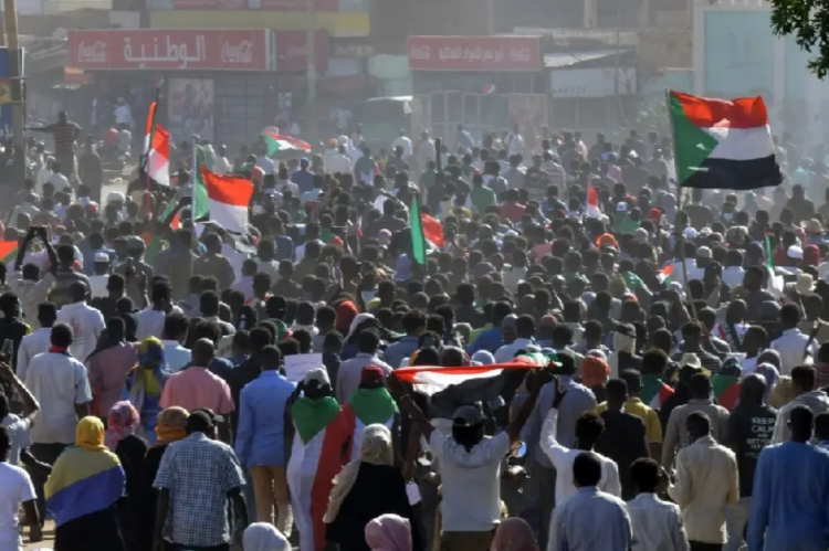 "ناشيونال إنترست": أزمة السودان تدفع مصر إلى حافة الهاوية