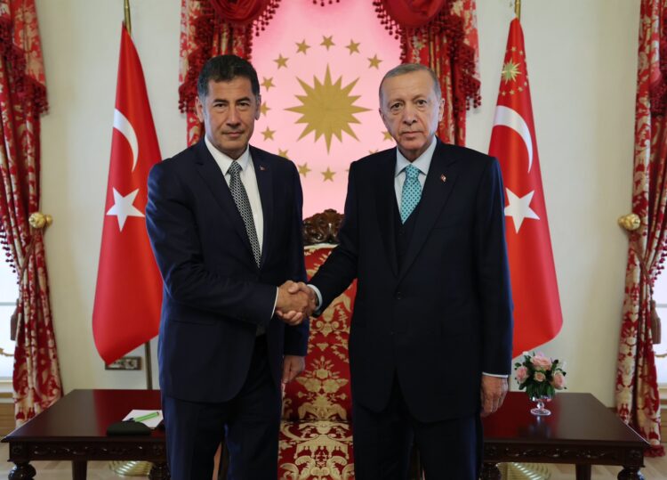 Anticipation and conflicting expectations.. Ogan hints at announcing his position on supporting Erdogan or Kilicdaroglu in the round of deciding Turkey's presidency
