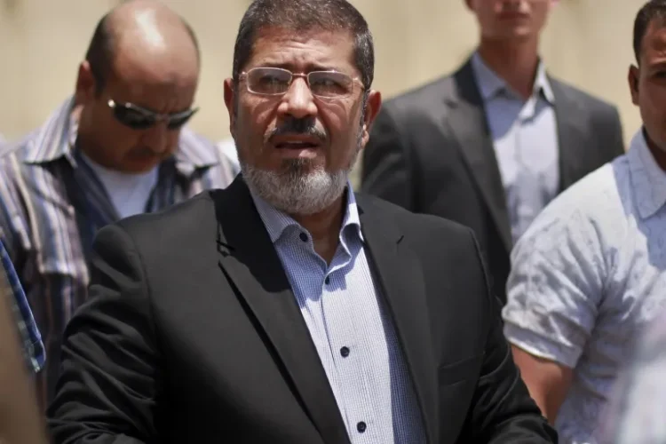 محمد مرسي.. الرئيس الذي تخلى عنه الجميع