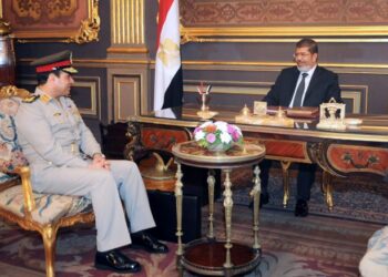 نيويورك تايمز: وفاة محمد مرسي نهاية حزينة لبارقة أمل ديمقراطية قبل عودة الاستبداد